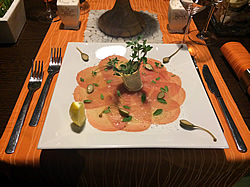 Tuňákové Carpaccio s kapari a čerstvým oregánem