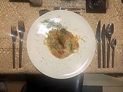 Linguine s humrem, krevetami a cuketou