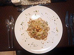 Tagliatelle al Tartufo s chřestem, pekorýnem, brazilskými ořechy a pravým lanýžem (1 g)